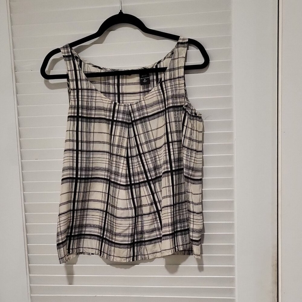 New York & Company, 100% Silk Black & White Top, Size Small, Sleeveless